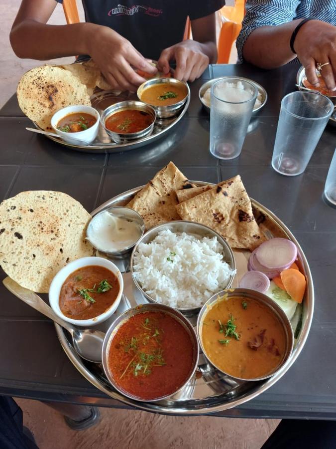 Omkar Agro Tourism & Resort 马哈巴莱斯赫瓦尔 外观 照片